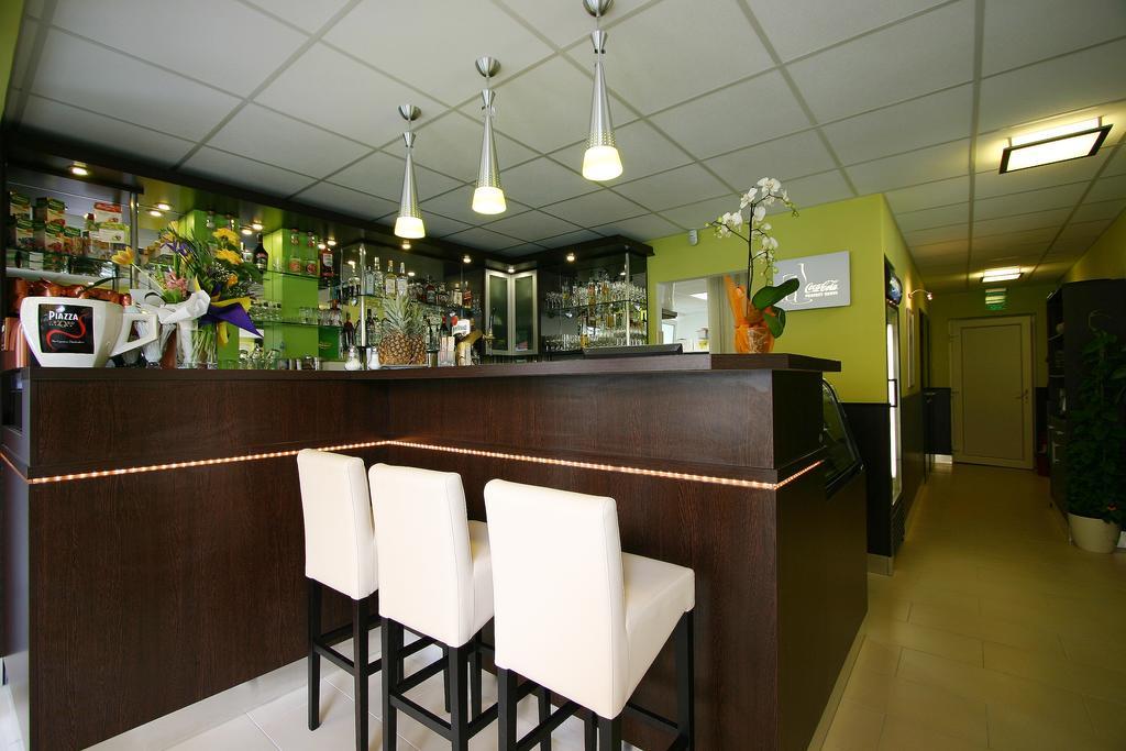 Cafe Relax Apartments Hévíz Exterior foto